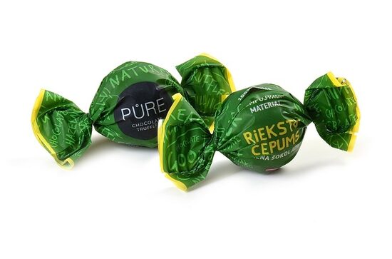 Piena šokolādes trifeles ar lazdu riekstu cepumu krēma pildījumu 1kg, PURE